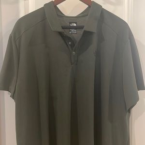 Men’s North Face polo